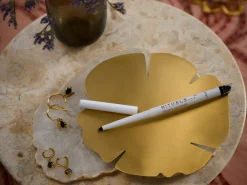 Eye Pencil><noscript><img width=